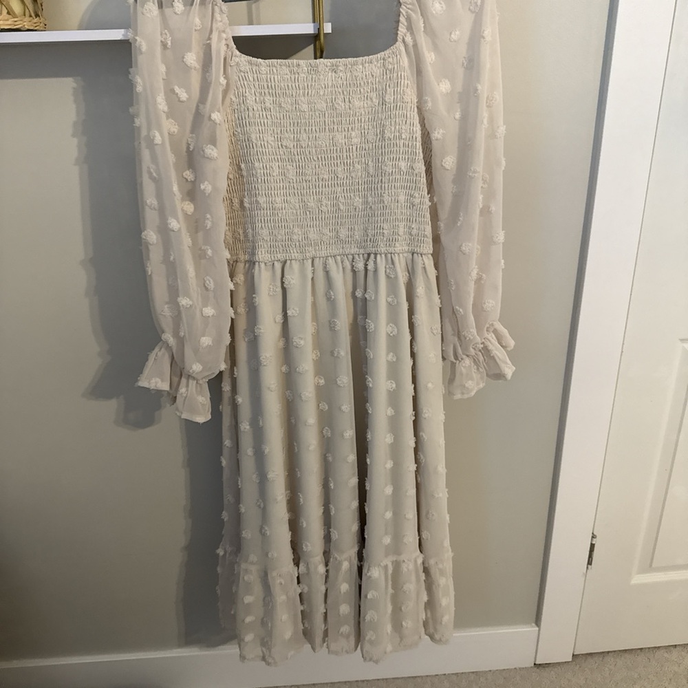 Simple Cream Textured Dress - Picture 4 of 4